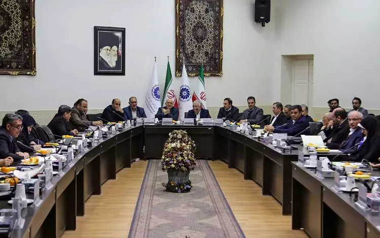 تاکید استاندار آذربایجان شرقی بر تسریع در نوسازی ناوگان حمل‌ونقل عمومی استان