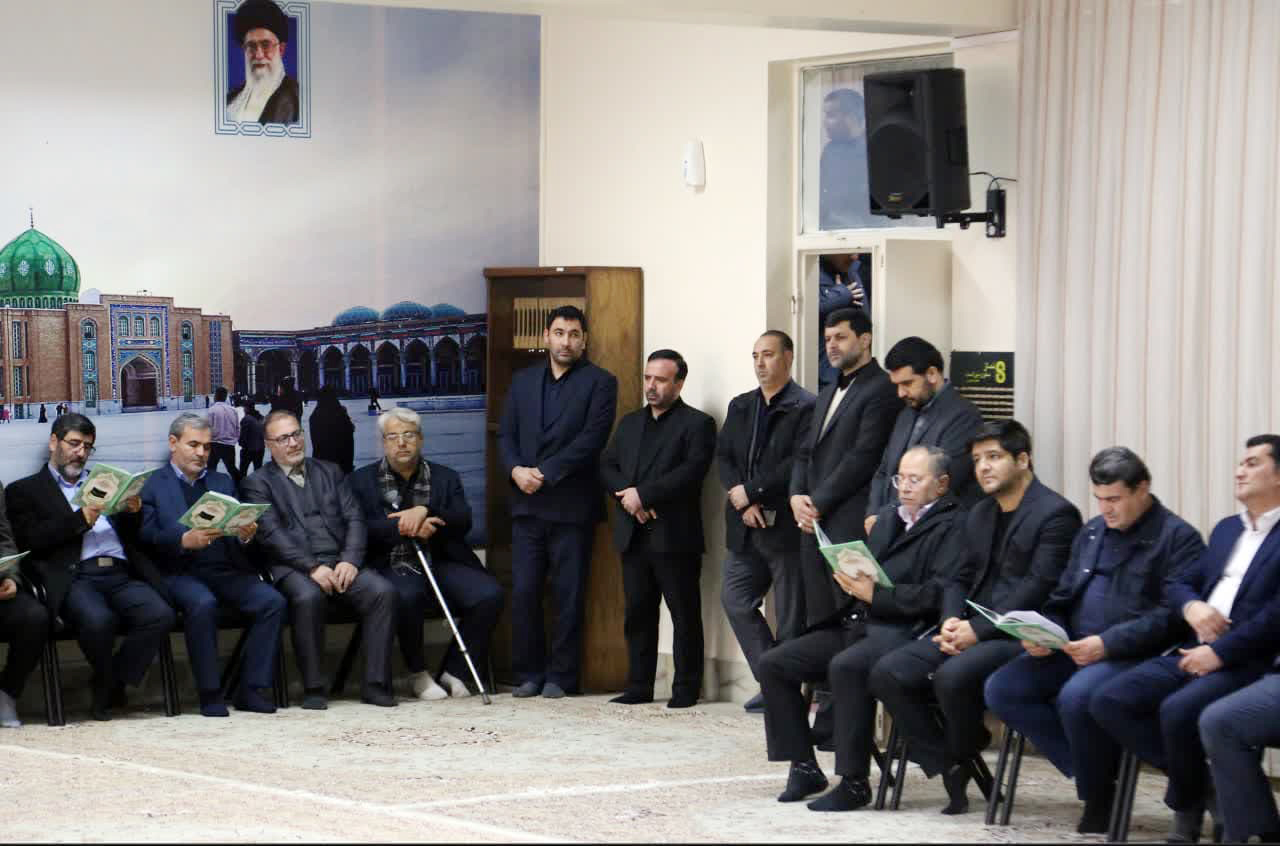 حضور مدیرکل بنیاد آذربایجان شرقی در مراسم سوم شهید گمنام در استانداری