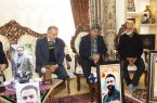 در راستای گرامیداشت هفته بسیج: دیدار مدیرکل بیمه سلامت استان با خانواده شهید مدافع امنیت