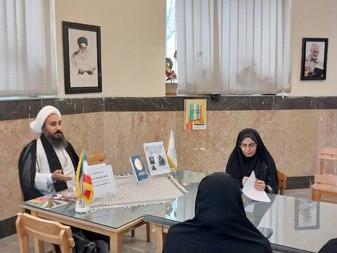 در نشست بررسی کتاب «شاخصهای مکتب شهید سلیمانی» مطرح شد؛برای تبیین مکتب حاج قاسم باید اول مکتب اسلام را بشناسیم