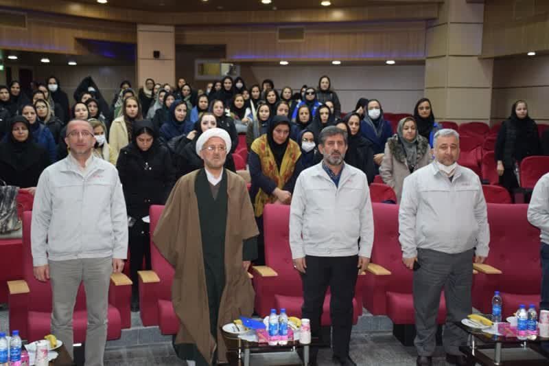 جایگاه زن در نگاه ایرانی اسلامی مقدس است/نگذاریم تقدس گوهرانمان را بشکنند