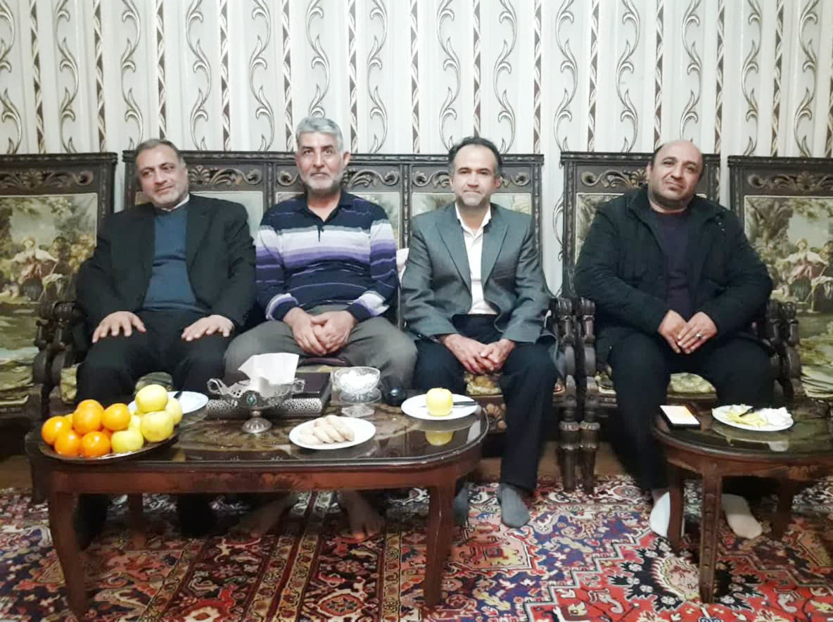 عیادت مدیرکل بنیاد آذربایجان شرقی از یک همکار بیمار