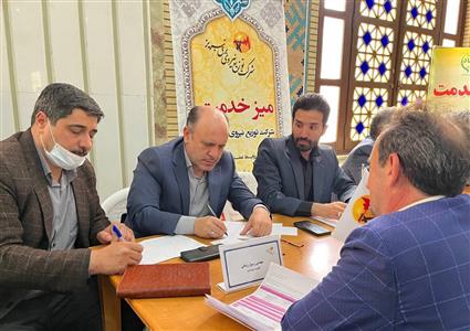 برپایی میز خدمت برق تبریز در مصلای حضرت امام خمینی(ره)