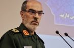 هنرمندان با زبان هنر از ارزش ها دفاع کنند