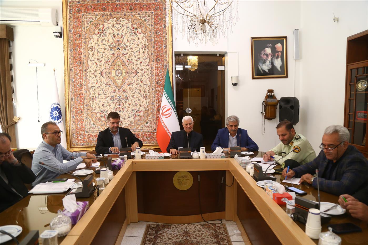 در چهارمین جلسه کمیسیون حمل و نقل، گمرک و لجستیک اتاق تبریز تاکید شد/ لزوم معرفی افراد بدون مجوز توسط انجمن ها به مراجع قضائی