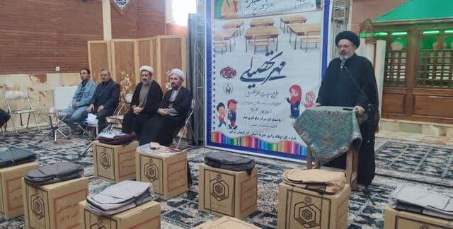 توزیع ۱۰۰۰ بسته مهر تحصیلی از محل موقوفات در آذربایجان شرقی