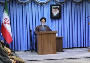 دیدار مدیر کل بیمه سلامت استان با نماینده ولی فقیه در آذربایجان‌شرقی