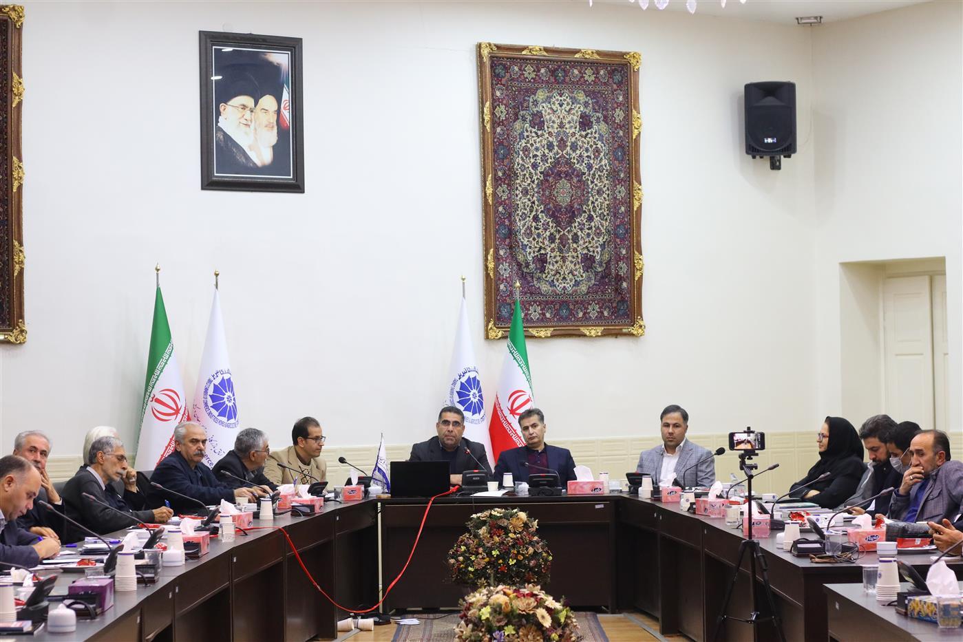 در میزگرد «راههای رفع موانع گردشگری در استان آذربایجانشرقی» مطرح شد؛ تعریف صنعت گردشگری بهعنوان گذرنامه توسعه در بسیاری از کشورها