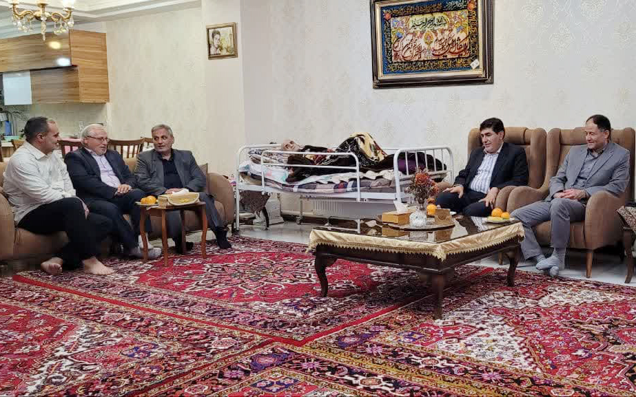 ​​​​​​​عیادت سرپرست بنیاد آذربایجان شرقی از ۳خانوادۀ ایثارگر در تبریز