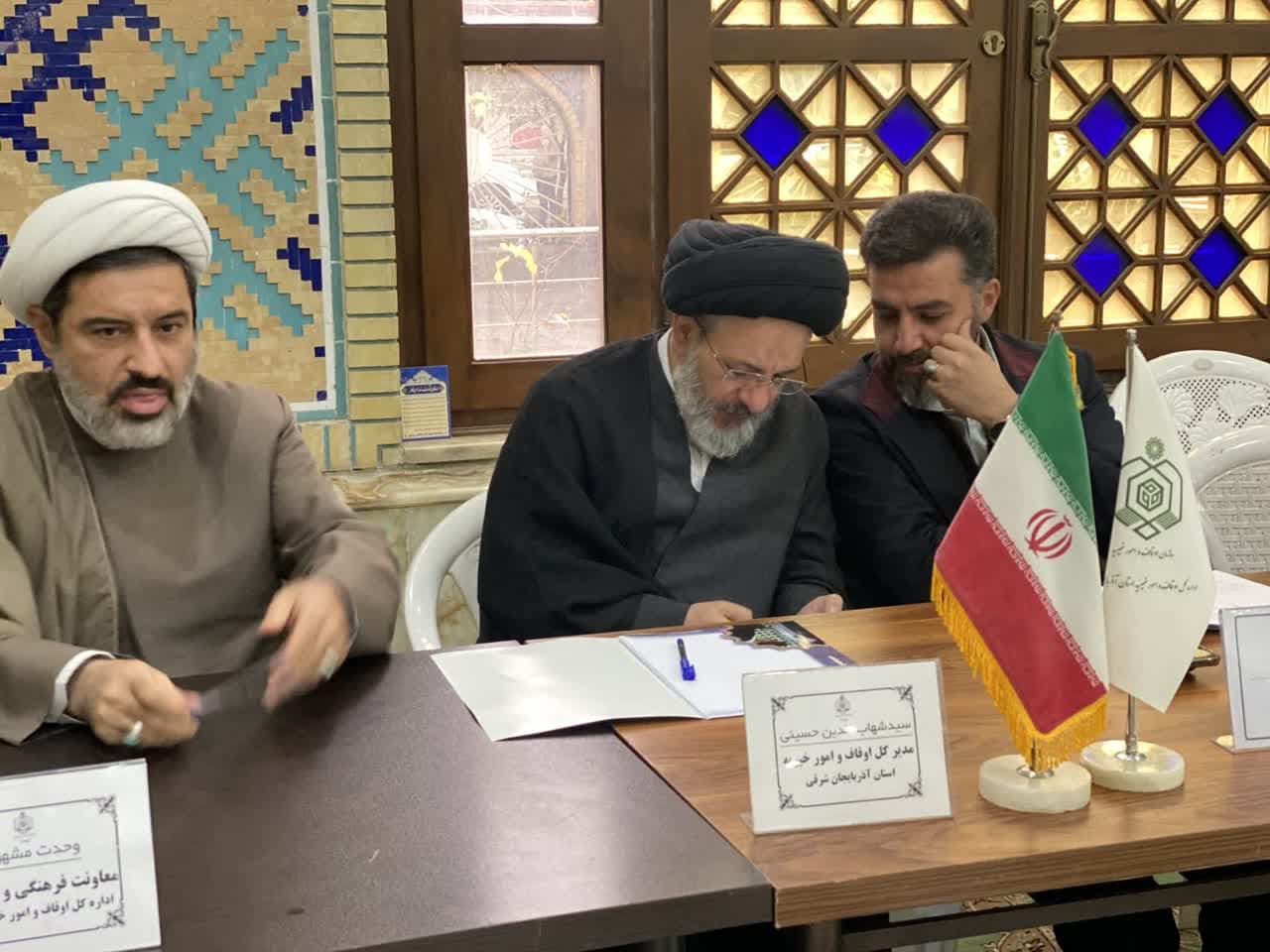 استقرار میز خدمت اداره کل اوقاف و امورخیریه استان آذربایجان شرقی در نماز جمعه تبریز