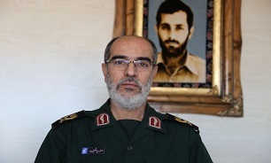 تجلیل از فرمانده لشکر ۳۱ عاشورا