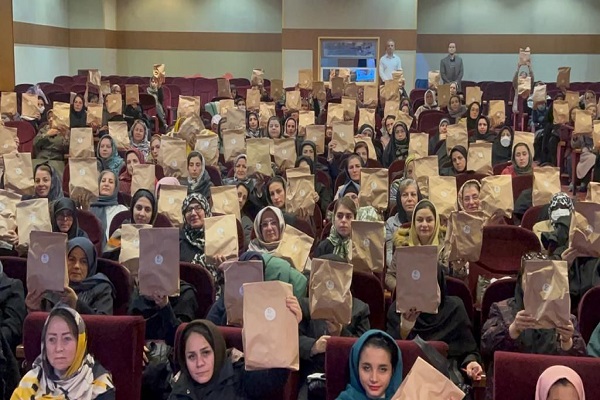 عزم عمومی برای سر سبزی کهن شهر تبریز: توزیع بستههای فرهنگی و آموزشی فضای سبز شهروندان