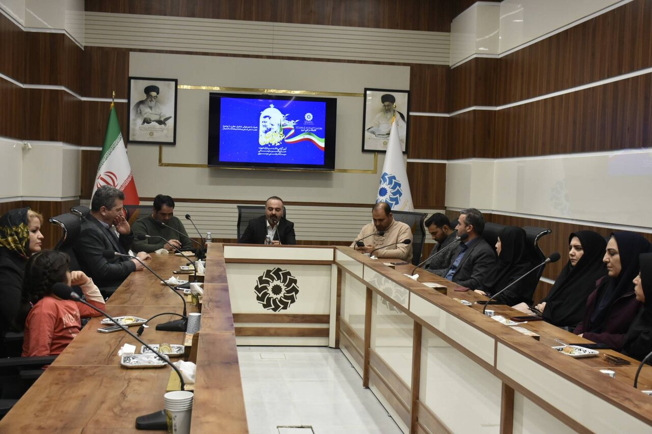 عصر شعر «شهید القدس» با شعرخوانی شعرای استانی در آذربایجان شرقی برگزار شد