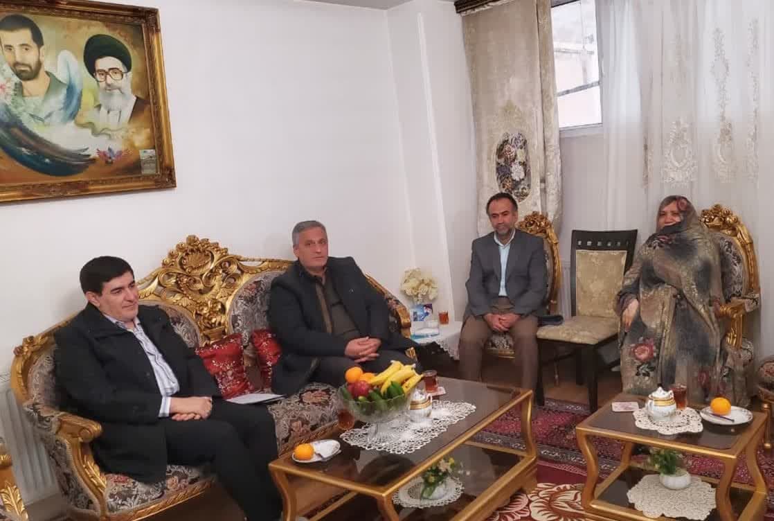 ​​​​​​​عیادت سرپرست بنیاد آذربایجان شرقی از ۳ عضو جامعۀ ایثارگری تبریز