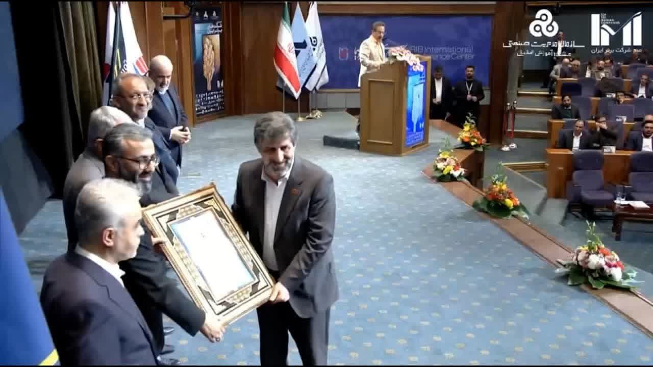 تراکتورسازی همچنان با کسب عنوان اولی پرچم دار گروه ماشین آلات و تجهیزات فلزی کشور