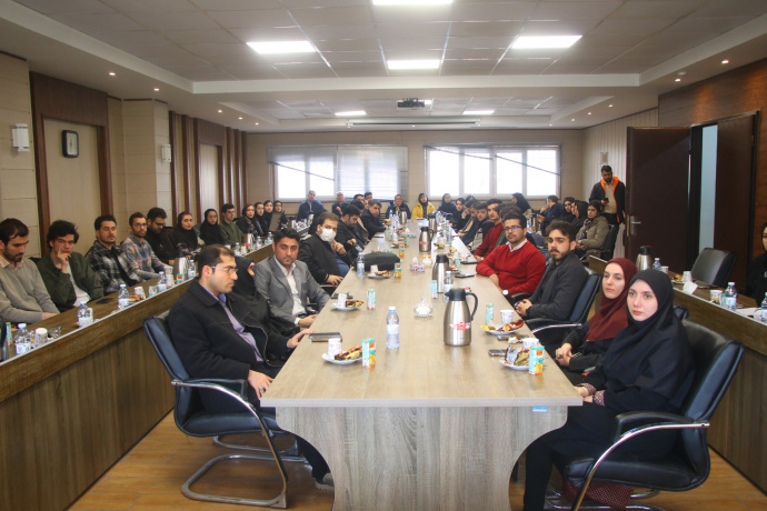 دانشجویان، اساتید و کارکنان هویت دانشگاه هستند