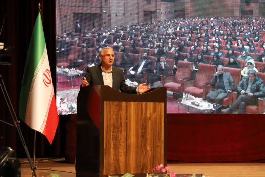 مدرسه باید محل قرار و تحرک اجتماعی باشد