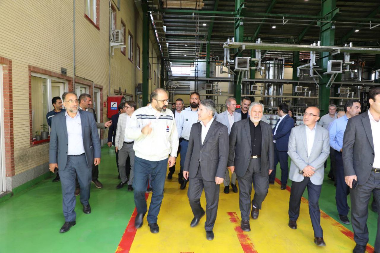 بازدید ناظر گمرکات استان از پالایشگاه تبریز