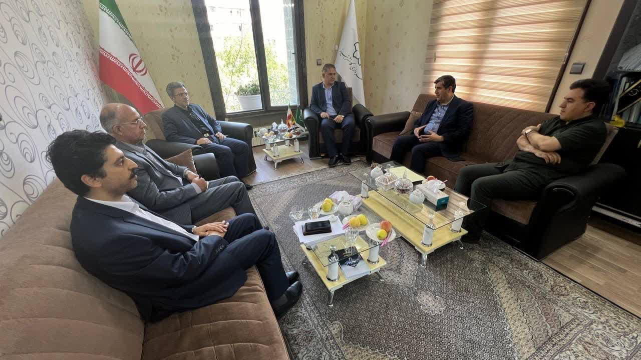 مدیر شعب بانک توسعه تعاون آذربایجان شرقی در دیدار با شهردار تبریز: بانک توسعه تعاون آماده مشارکت در طرح های توسعه ای کلانشهر تبریز است