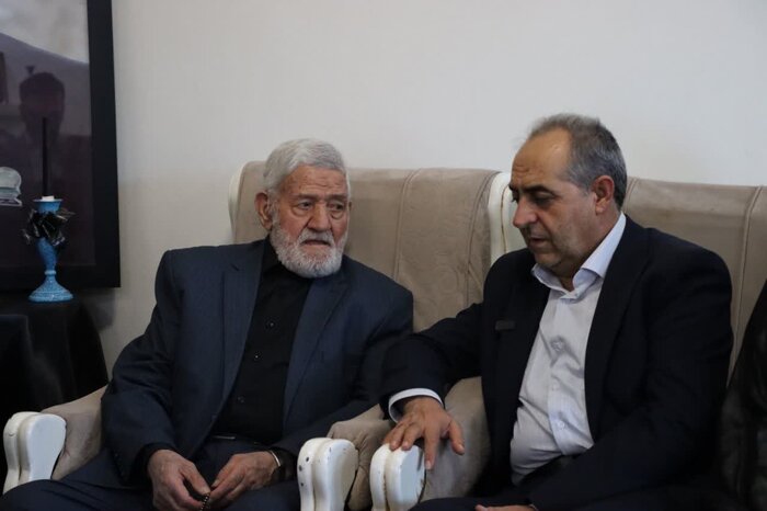 کسب اجازه استاندار جدید آذربایجانشرقی از خانواده شهید «رحمتی» کسب اجازه استاندار جدید آذربایجانشرقی از خانواده شهید «رحمتی»