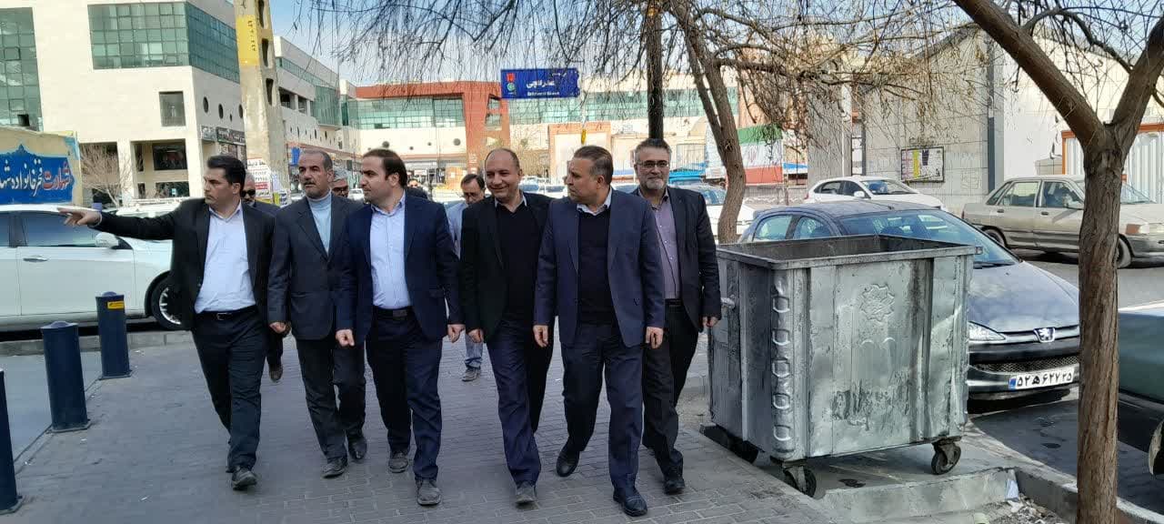 بازدید معاونان وزارت راه و شهرسازی از پروژه‌ بازآفرینی شهری میدان شهید بهشتی